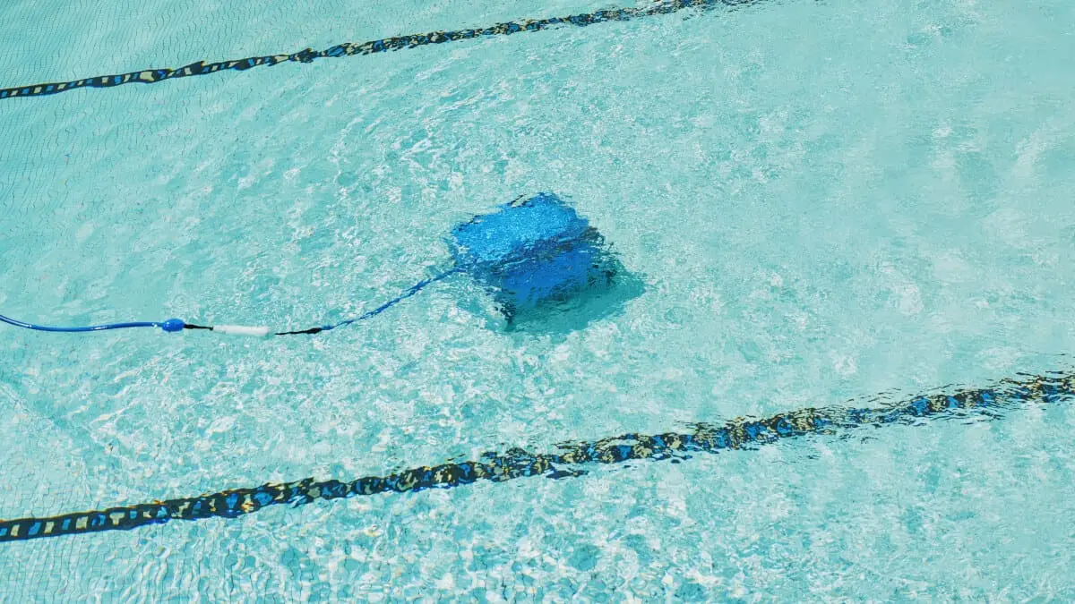 Rengöra pool med ättika – så enkelt gör du det! illustration