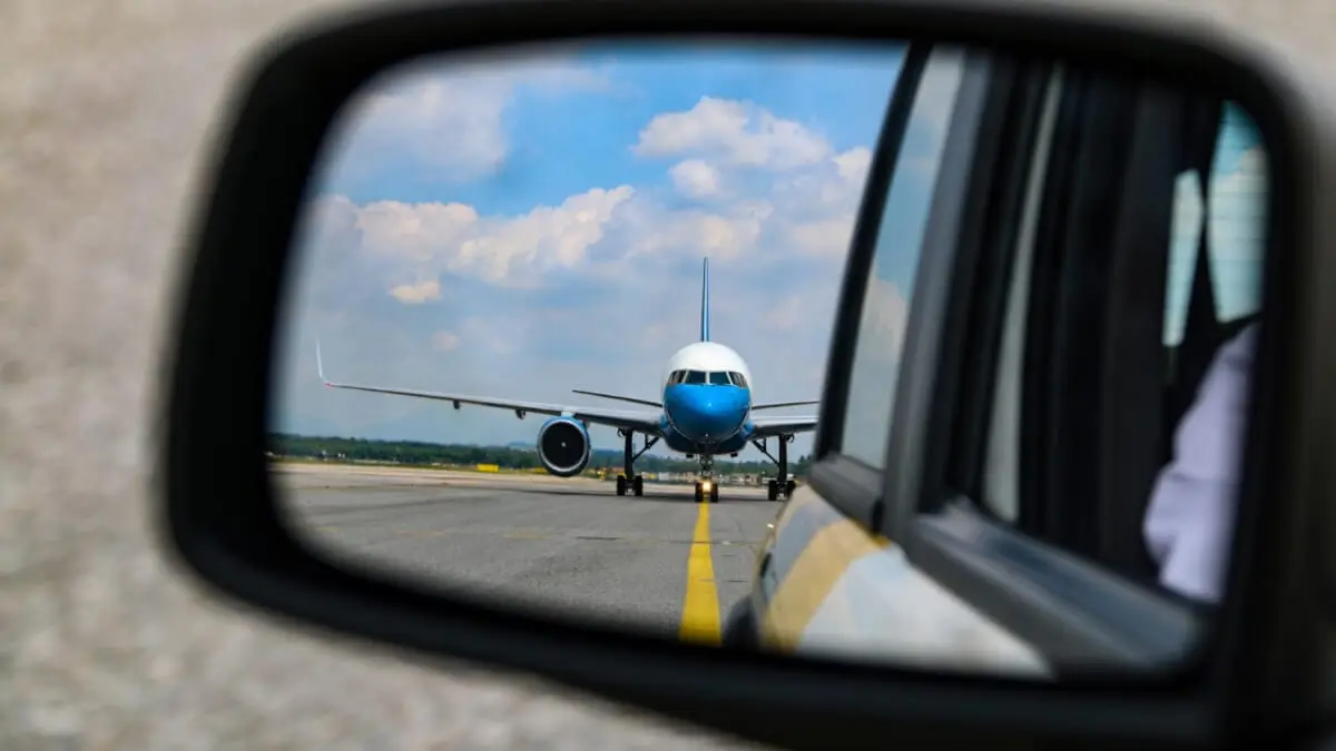 Så kan du snabbt hitta parkering på flygplatser i Sverige illustration