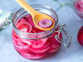 Så får du picklad rödlök att hålla längre